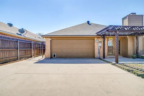 $319,990 | 4817 Scots Briar Lane, Fort Worth, TX 76137