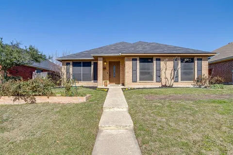 $319,990 | 4817 Scots Briar Lane, Fort Worth, TX 76137