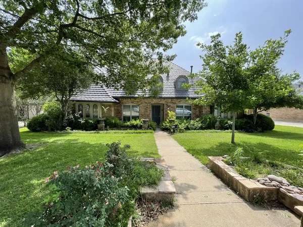 $3,495 | 3209 Bridlegate Drive, Arlington, TX 76016