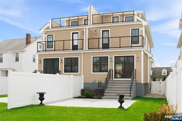 $1,518,000 | 27 Willow Street, Millburn, NJ 07041