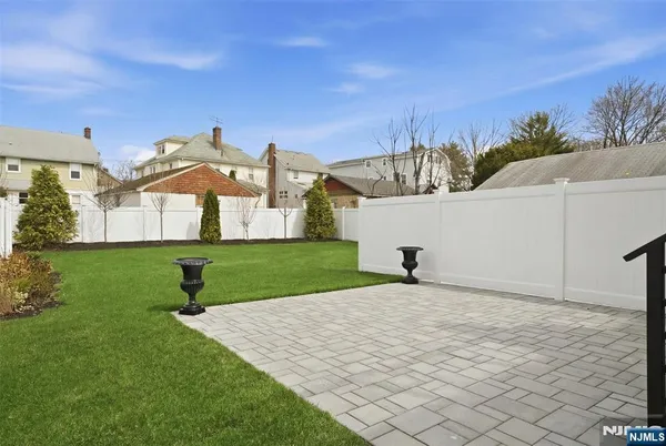 $1,518,000 | 27 Willow Street, Millburn, NJ 07041