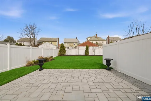 $1,518,000 | 27 Willow Street, Millburn, NJ 07041