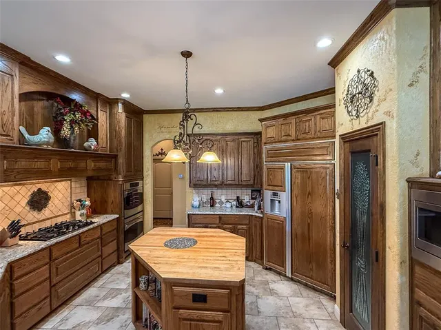 $1,138,500 | 114 Redtail Court, Weatherford, TX 76088