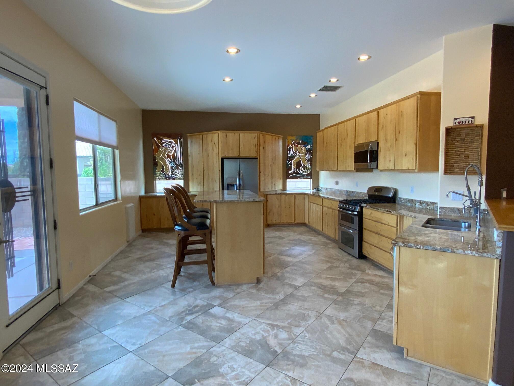 3513 South Desert Cache Road Tucson, AZ 85735 - Photo 3 of 36 Gallery Image 3