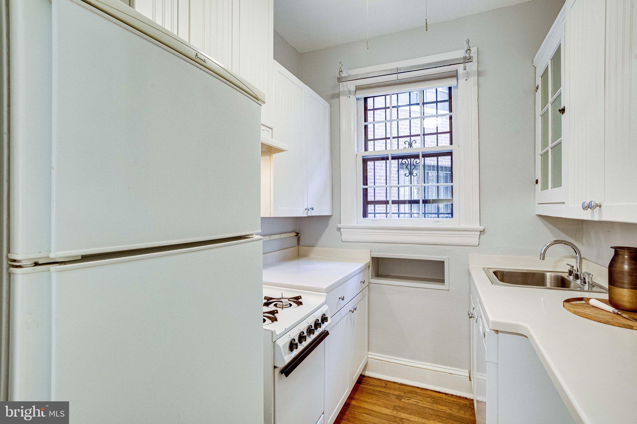 2707 Adams Mill Road Northwest, Unit 108 Washington, DC 20009 - Photo 9 of 27