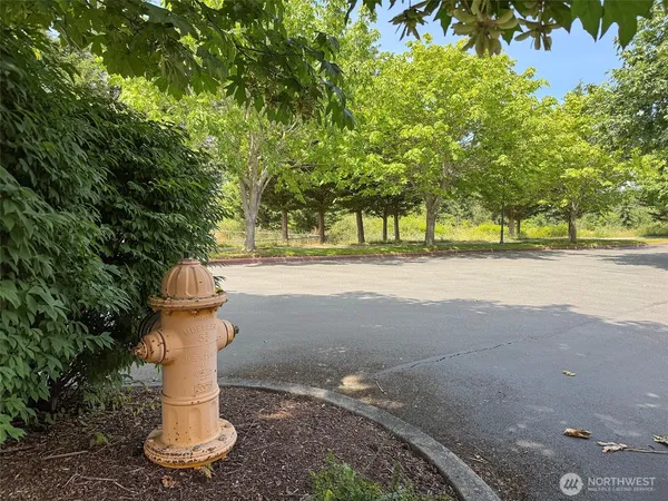 $2,004 | 1400 West Washington Street, Unit 102, Sequim, WA 98382