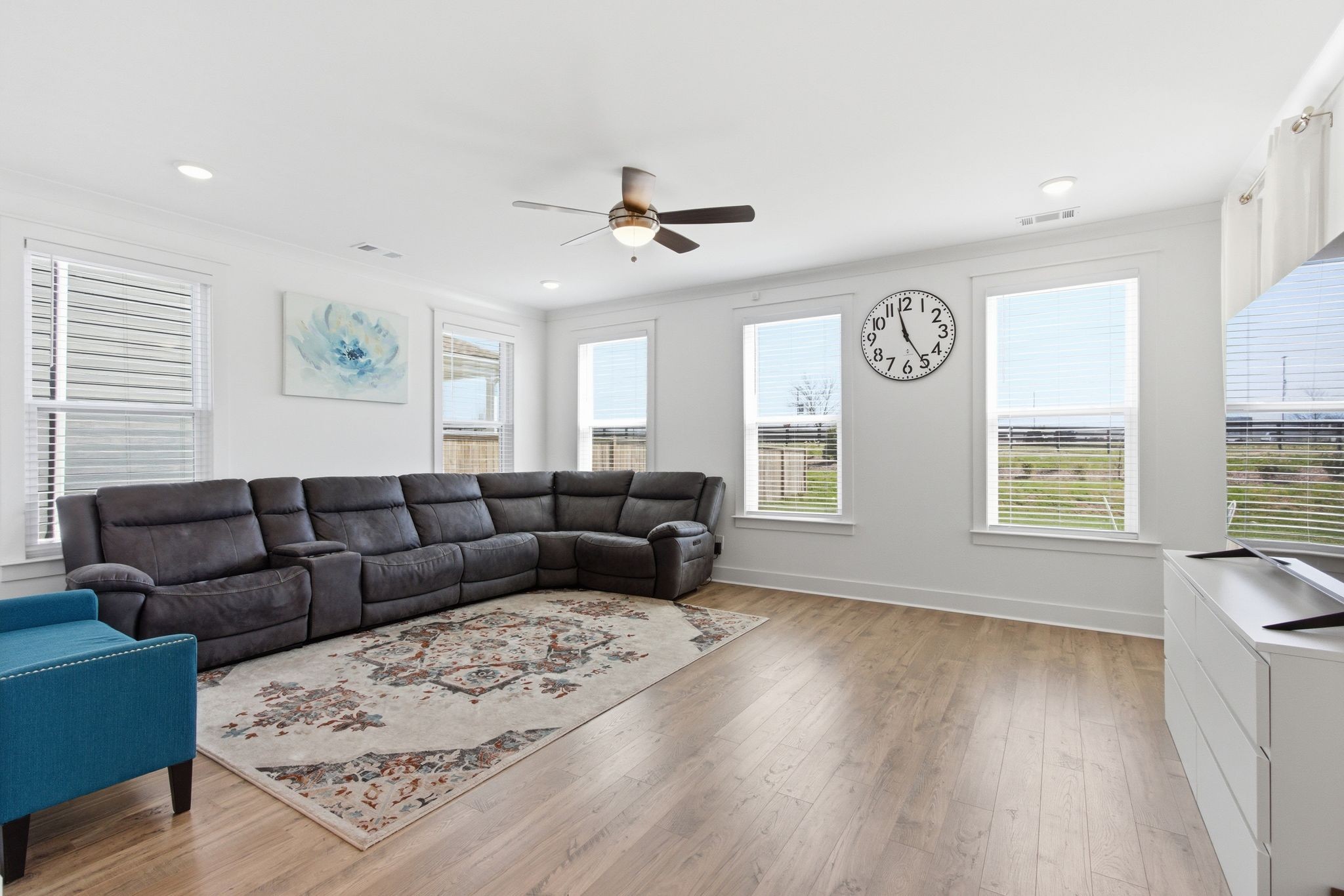 688 Conifer Drive Spring Hill, TN 37174 - Photo 14 of 40 a living room with furniture and a window