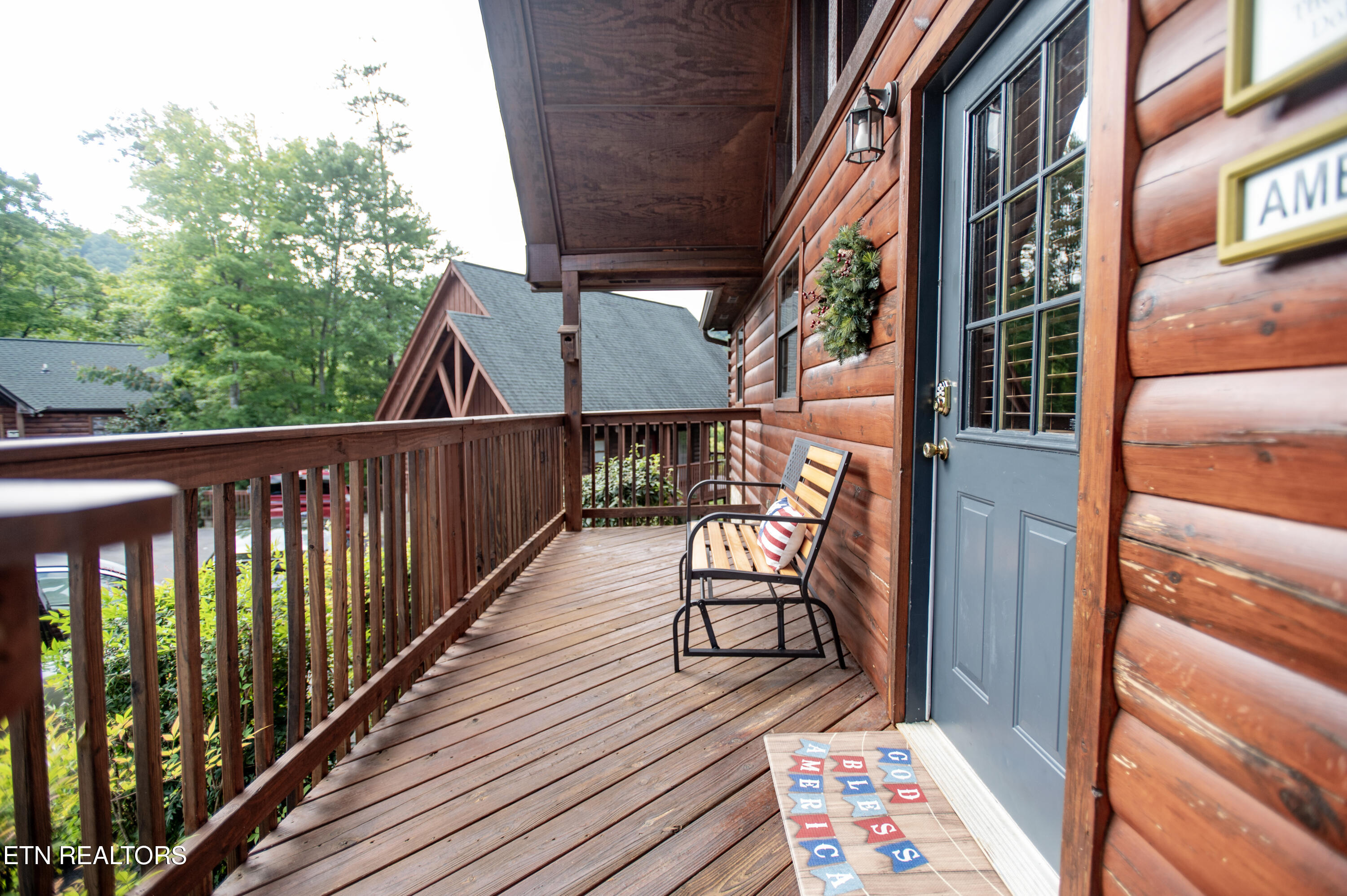 1543 Boo Boos Way Sevierville, TN 37862 - Photo 8 of 27 Front Porch