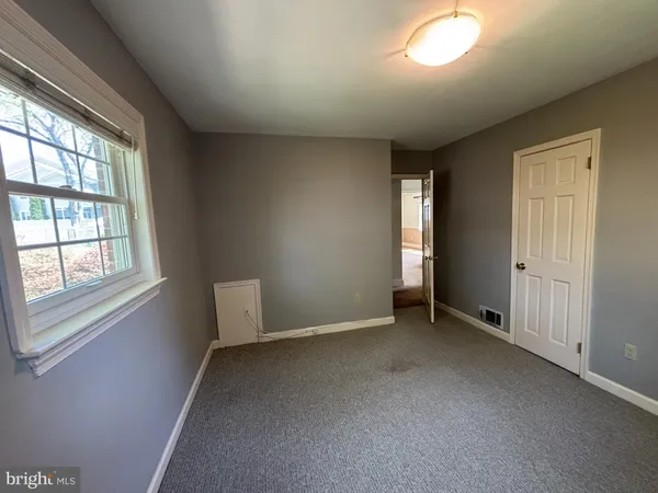 $4,000 | 6413 29th Street North, Arlington, VA 22207