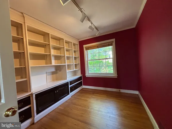 $4,000 | 6413 29th Street North, Arlington, VA 22207