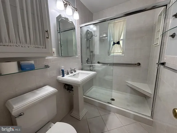 $4,000 | 6413 29th Street North, Arlington, VA 22207