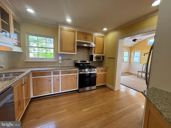 $4,000 | 6413 29th Street North, Arlington, VA 22207