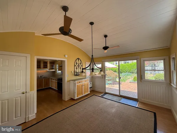 $4,000 | 6413 29th Street North, Arlington, VA 22207