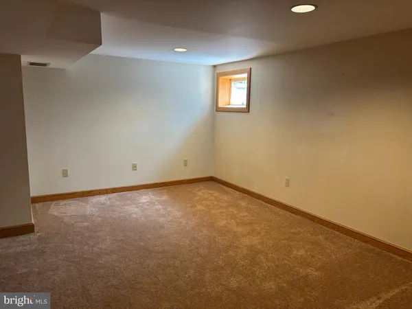 $4,000 | 6413 29th Street North, Arlington, VA 22207