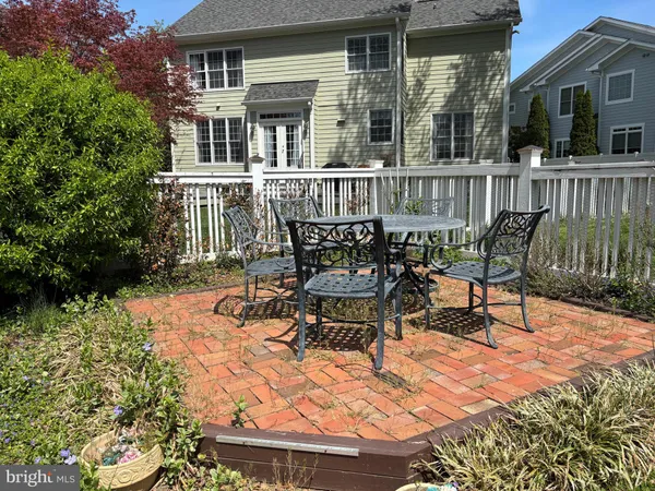 $4,000 | 6413 29th Street North, Arlington, VA 22207