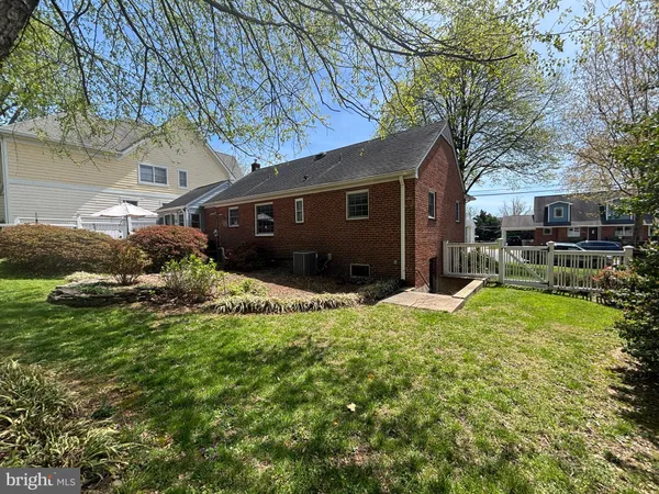 $4,000 | 6413 29th Street North, Arlington, VA 22207