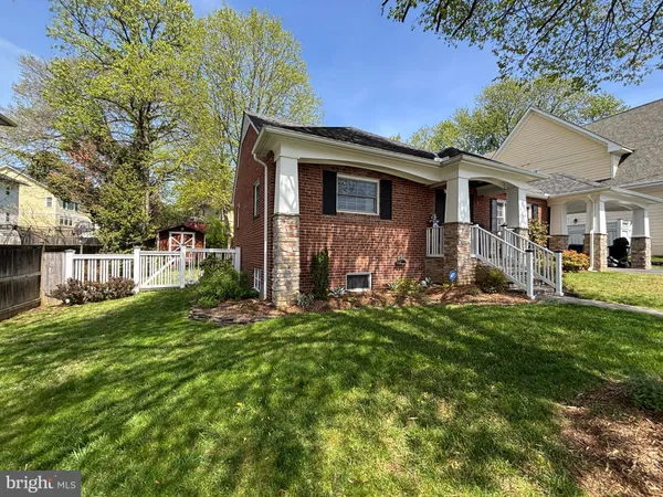$4,000 | 6413 29th Street North, Arlington, VA 22207