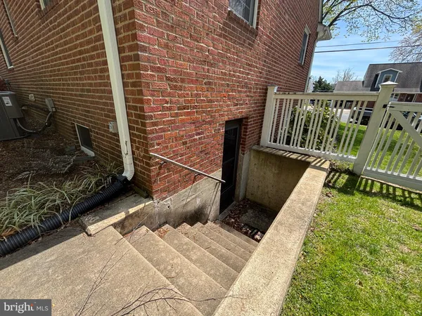 $4,000 | 6413 29th Street North, Arlington, VA 22207