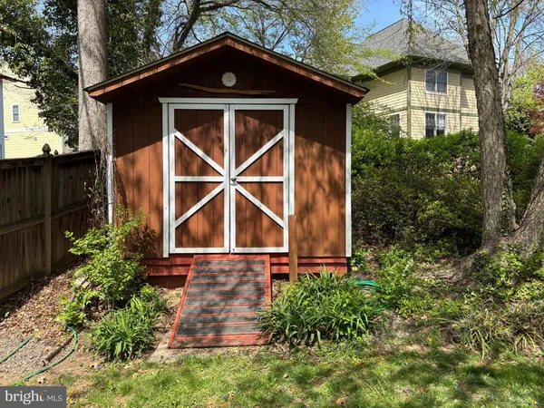 $4,000 | 6413 29th Street North, Arlington, VA 22207