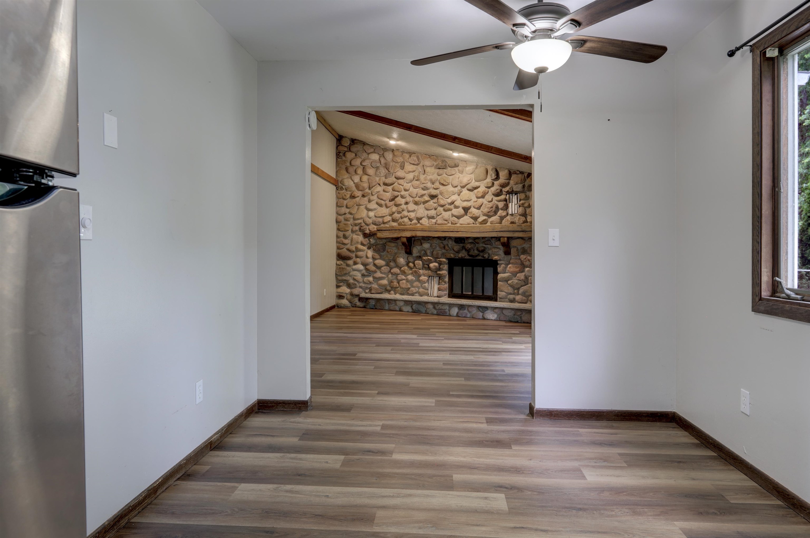 1825 West Brewster Street Appleton, WI 54914 - Photo 8 of 32