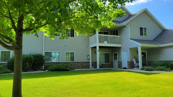 $277,900 | W197N17086 Stonewall Drive, Jackson, WI 53037