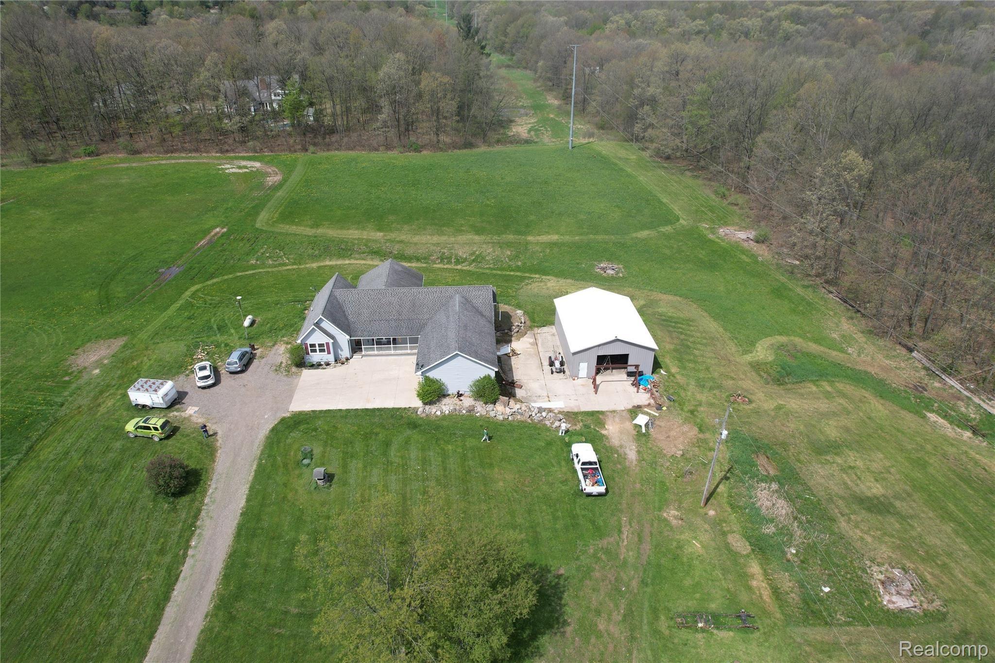 8245 Hartland Road Fenton, MI 48430 - Photo 11 of 39 DJI_0364.JPG