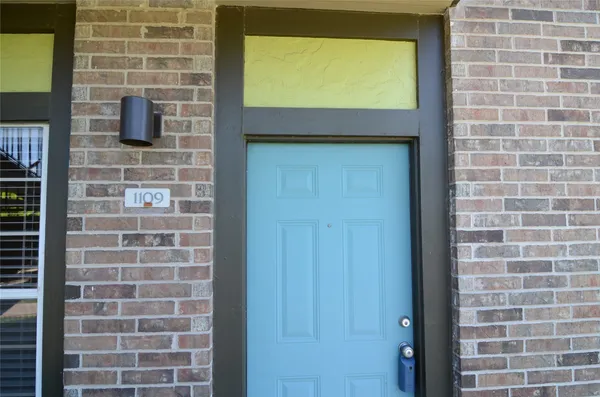 $179,000 | 7685 Northcross Drive, Unit 1109, Austin, TX 78757