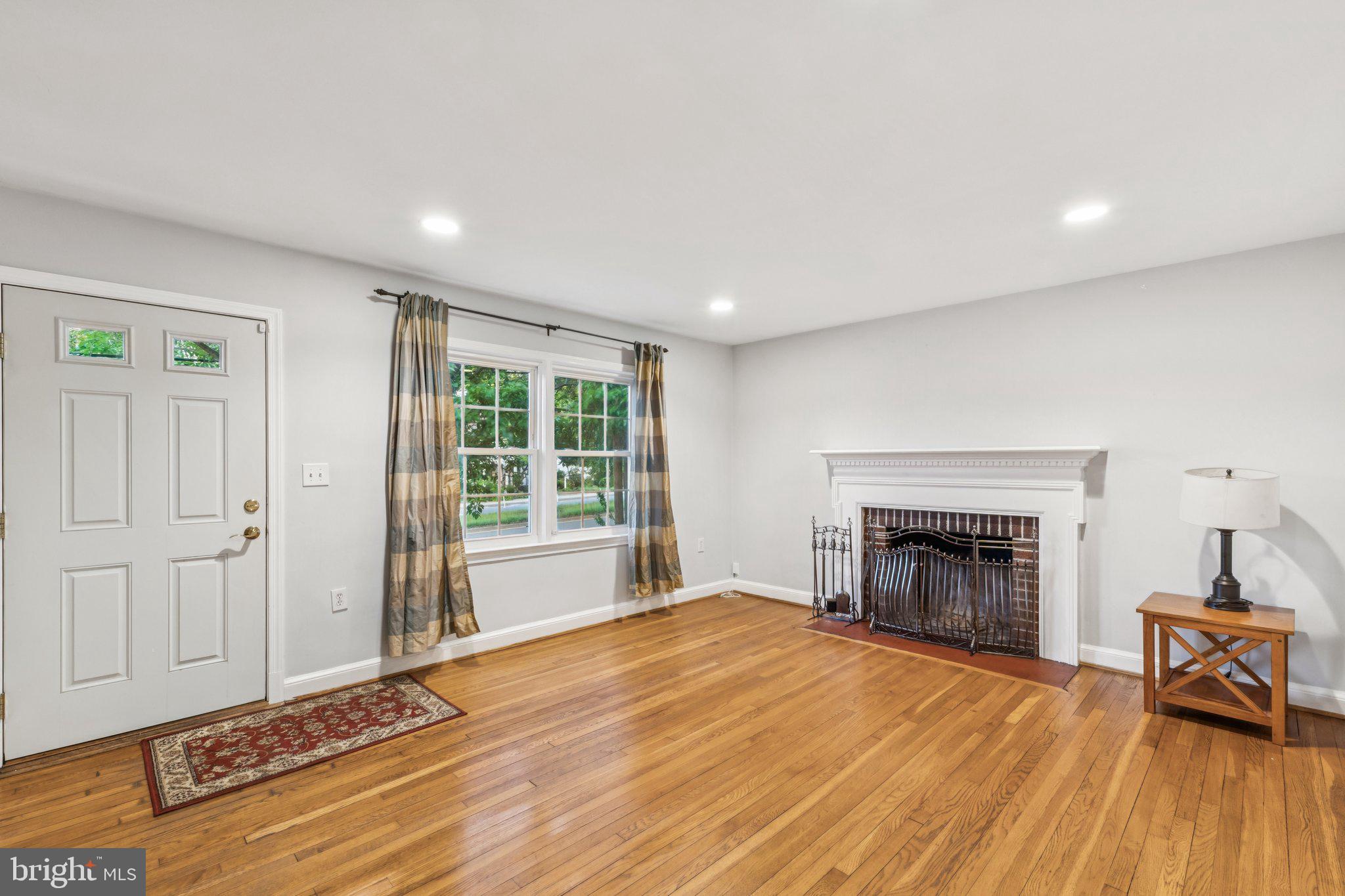 9504 Old Georgetown Road Bethesda, MD 20814 - Photo 4 of 25 Gallery Image 4