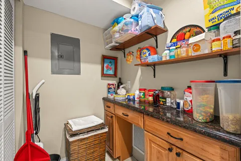 $235,000 | 526 Shady Pine Way, Unit D2, Greenacres, FL 33415