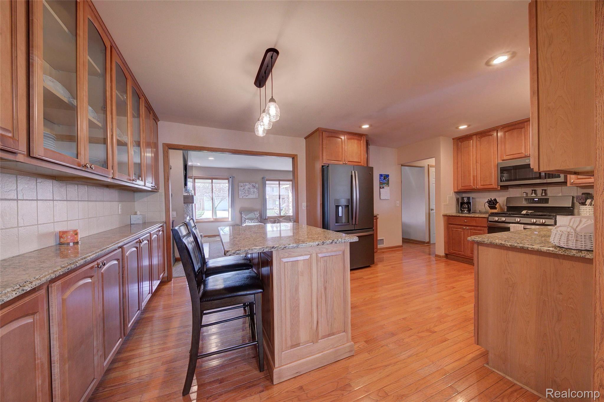 45264 Rector Drive Canton, MI 48188 - Photo 11 of 48 4H8A2065_6_7.jpg