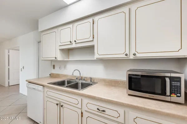 $164,900 | 13222 North 99th Drive, Sun City, AZ 85351