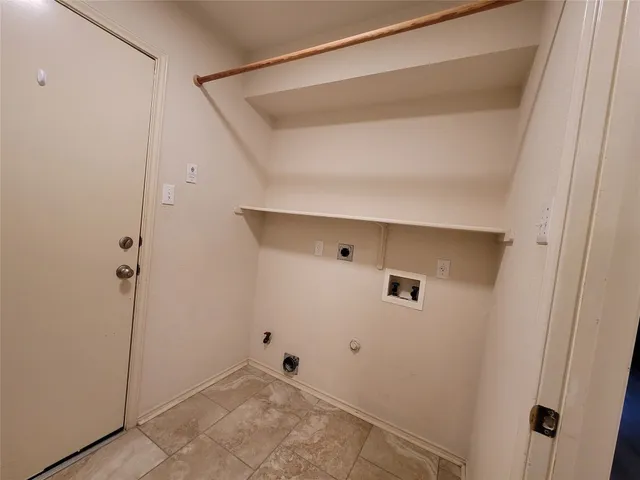 $1,895 | 15712 Cadoz Drive, Austin, TX 78728