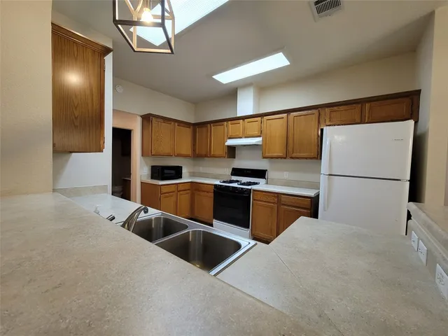 $1,895 | 15712 Cadoz Drive, Austin, TX 78728