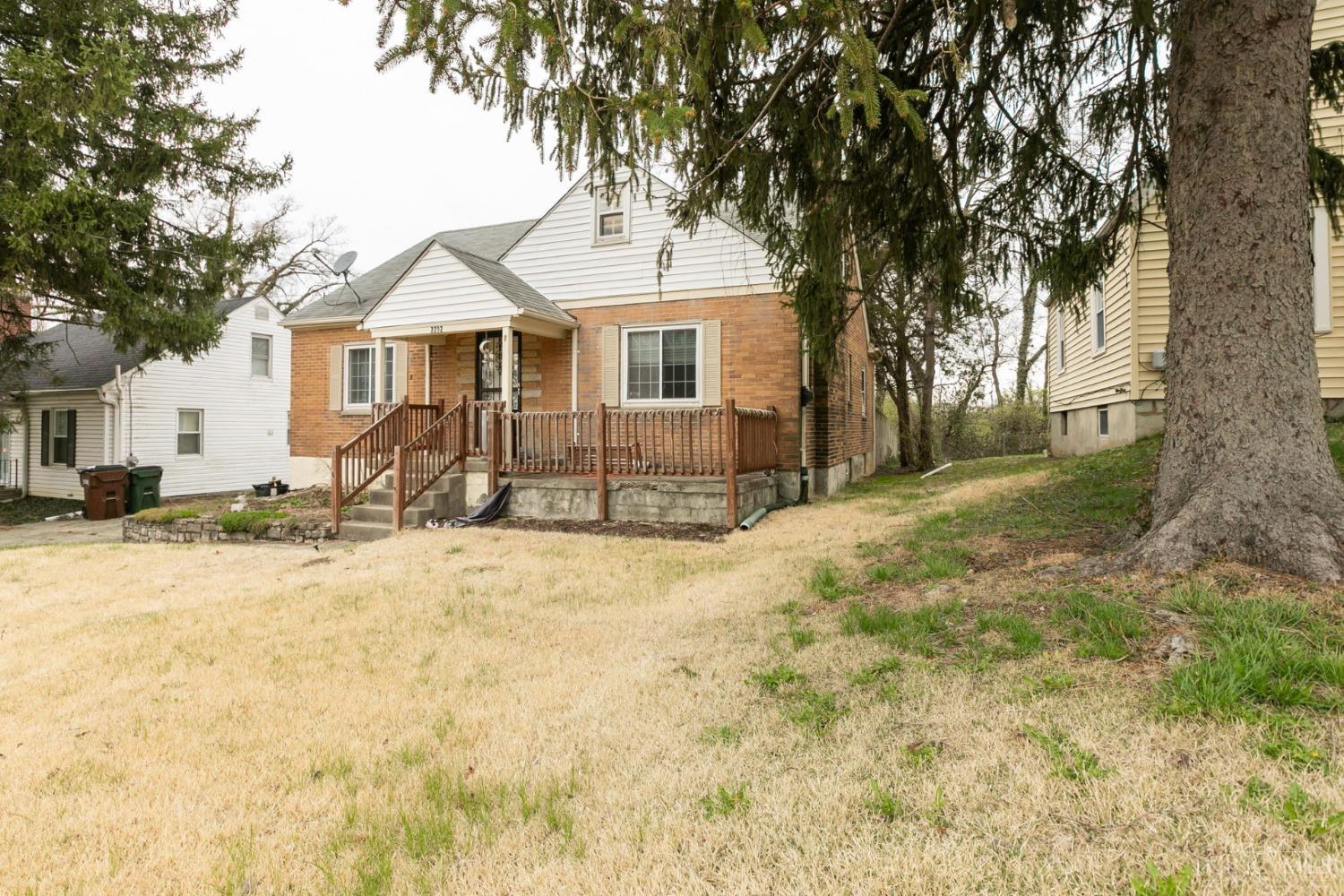 2292 East Galbraith Road Reading, OH 45237 - Photo 2 of 29 Gallery Image 2