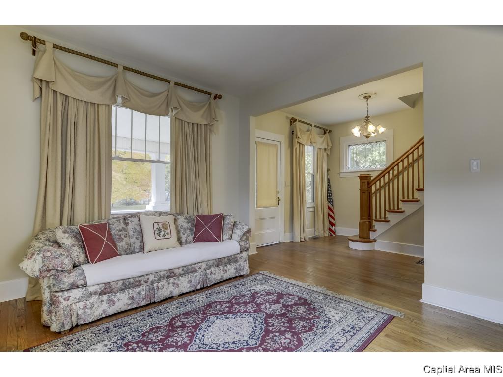 1616 Holmes Avenue Springfield, IL 62704 - Photo 6 of 36