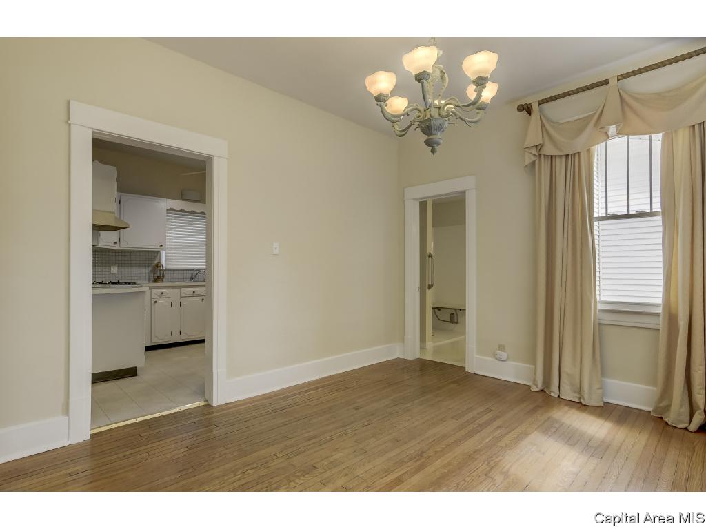 1616 Holmes Avenue Springfield, IL 62704 - Photo 9 of 36