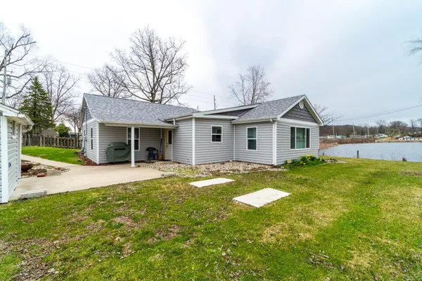 $525,000 | 2255 North 400 West, Angola, IN 46703