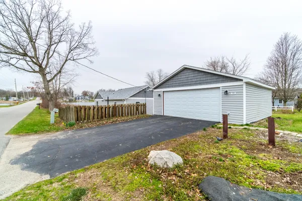 $525,000 | 2255 North 400 West, Angola, IN 46703
