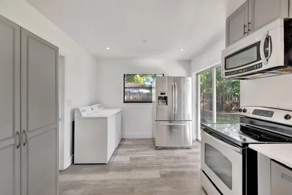 $3,400 | 5804 Northwest 14th Street, Sunrise, FL 33313