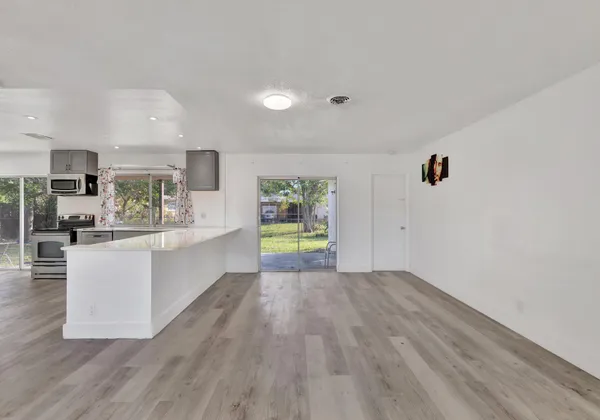 $3,400 | 5804 Northwest 14th Street, Sunrise, FL 33313