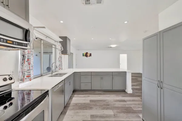 $3,400 | 5804 Northwest 14th Street, Sunrise, FL 33313