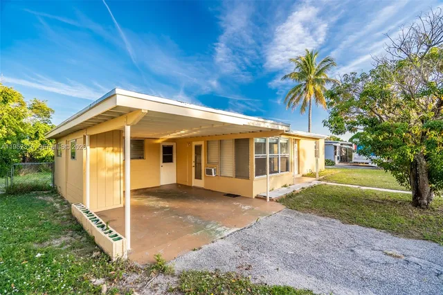 $349,900 | 5196 Northeast 19th Avenue, Pompano Beach, FL 33064