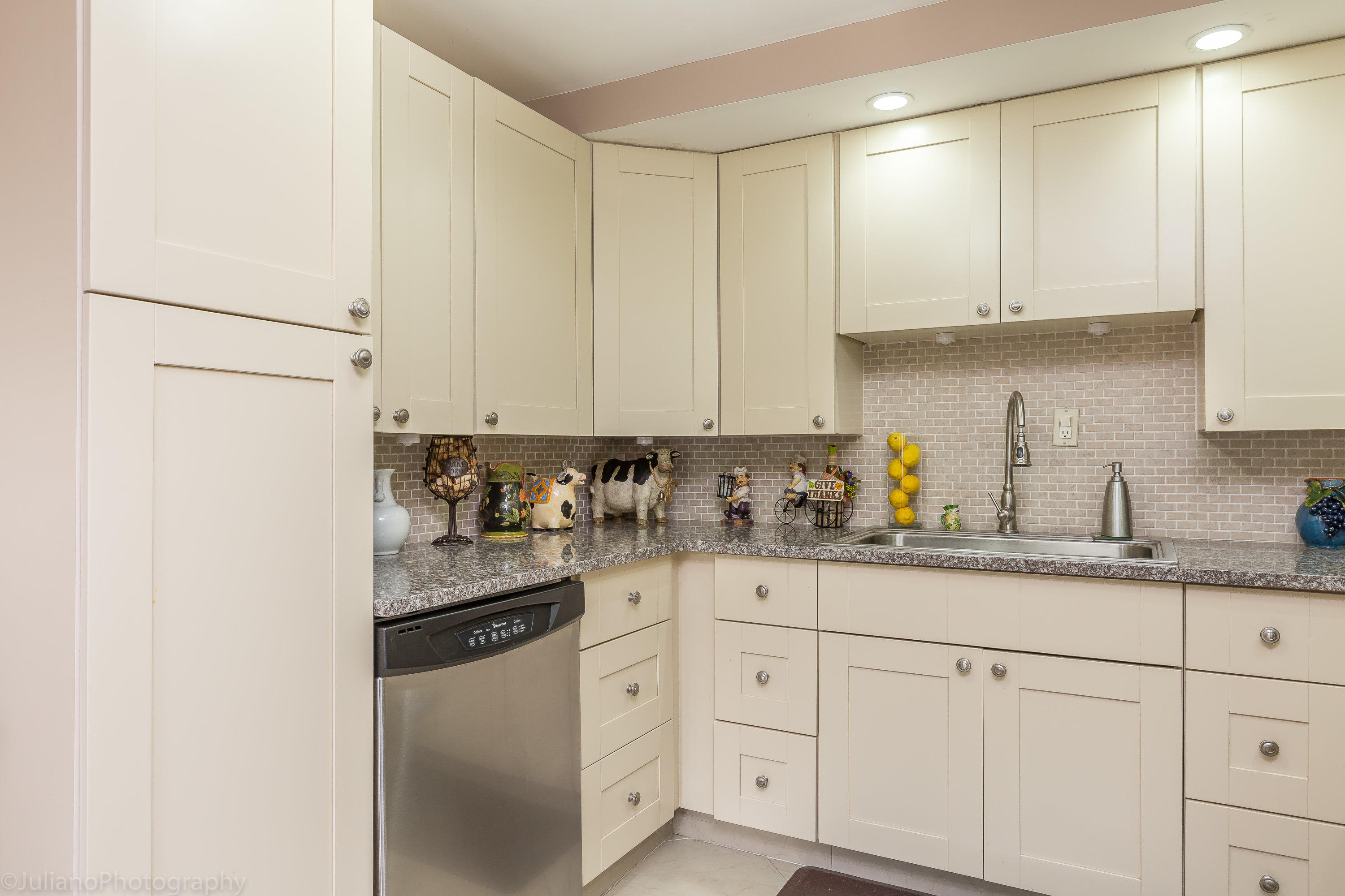 2031 Newcastle, Unit B Boca Raton, FL 33434 - Photo 3 of 43 KITCHEN