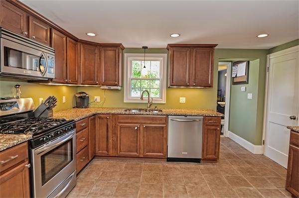 14 Clyde Road Ashland, MA 01721 - Photo 10 of 30 Gallery Image 10