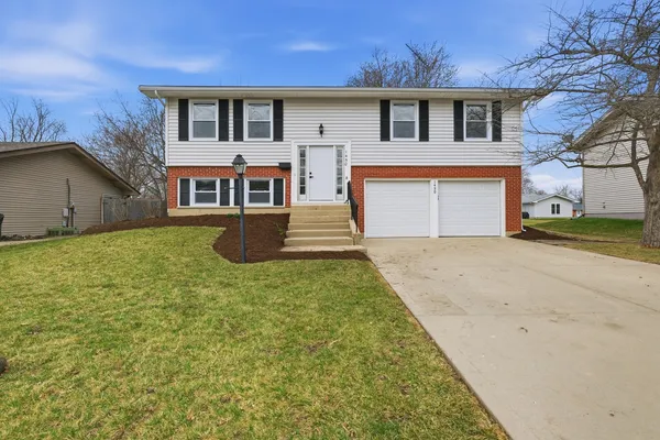 $459,900 | 1450 Meyer Road, Hoffman Estates, IL 60169