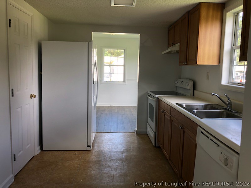 1562 Andrews Road Red Springs, NC 28377 - Photo 7 of 13 Gallery Image 7