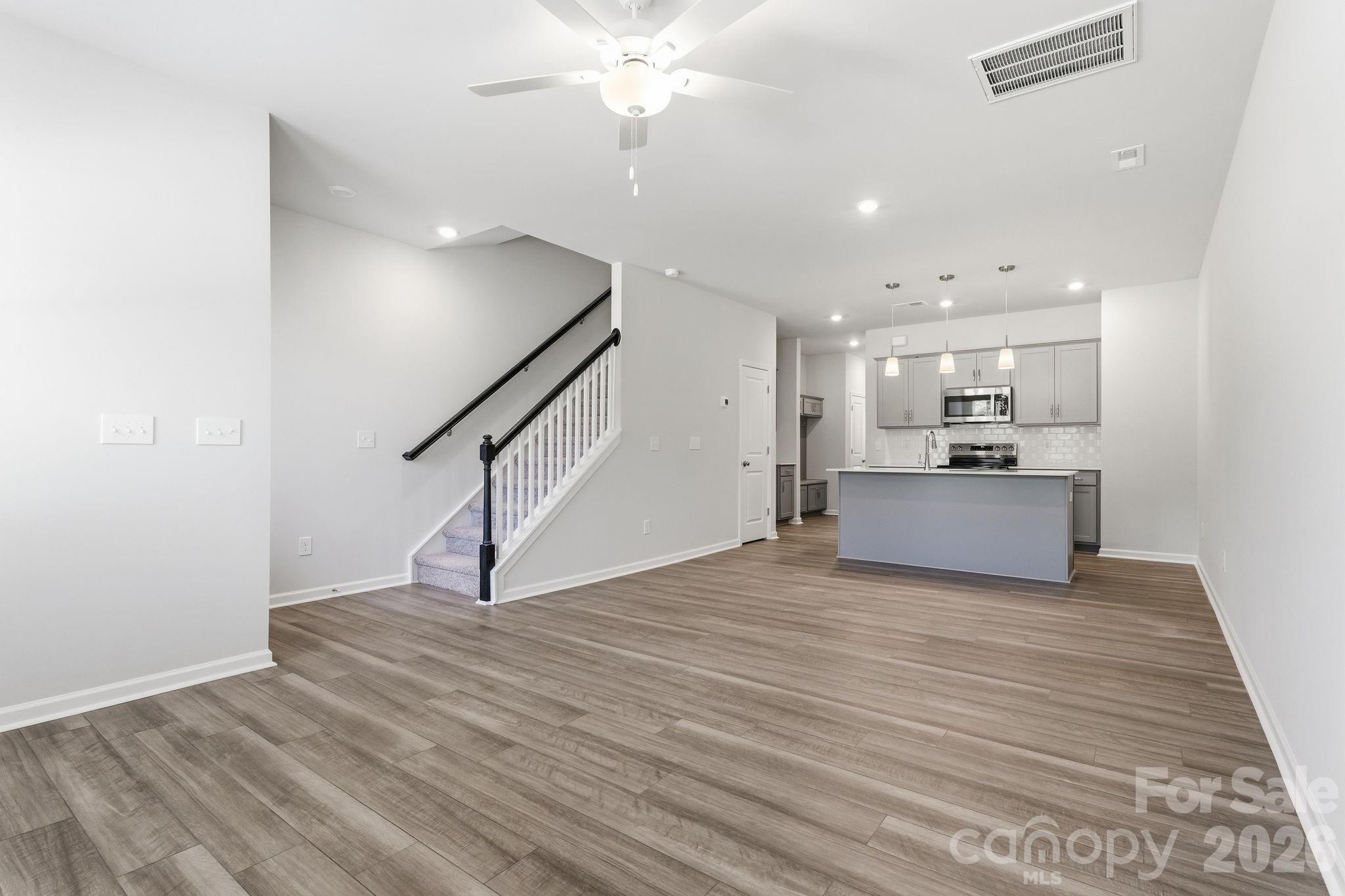 4614 Lakeview Road Charlotte, NC 28216 - Photo 5 of 21 Gallery Image 5