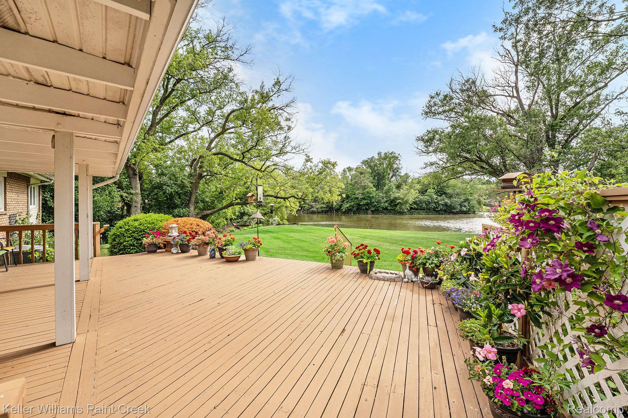 267 Shagbark Drive Rochester, MI 48309 - Photo 3 of 36 Incredible waterfront setting in Rochester Hills