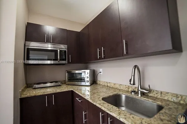 $1,625 | 1752 Northwest 1st Street, Unit 3, Miami, FL 33125