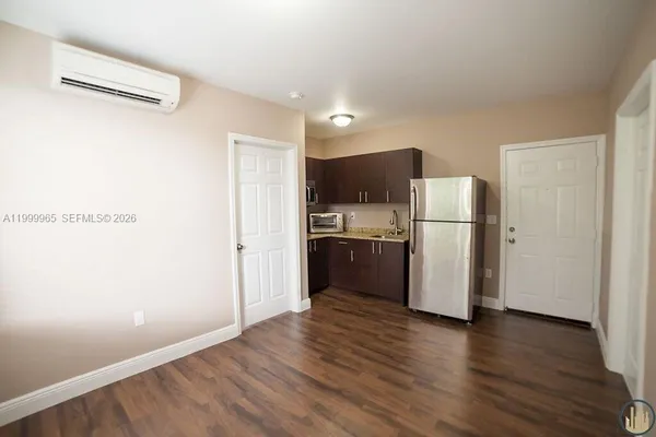 $1,625 | 1752 Northwest 1st Street, Unit 3, Miami, FL 33125